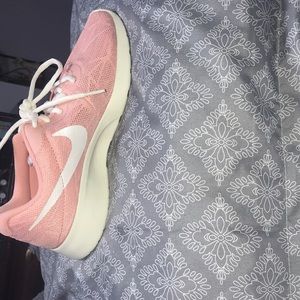 pink nike shoes